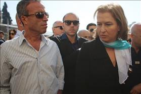“HaTnua” Chairwoman Tzipi Livni and MK Elazar Stern, 1/03/2013. Photo: Flash 90