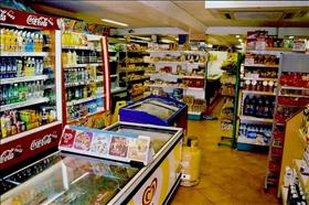 A convenience store, source: Wikipedia